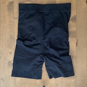 Maternity shapewear shorts